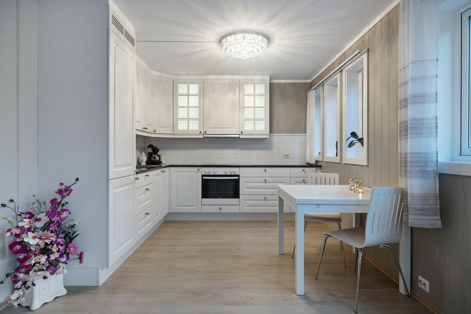 Det er god plass til et spisebord. Galleribilde