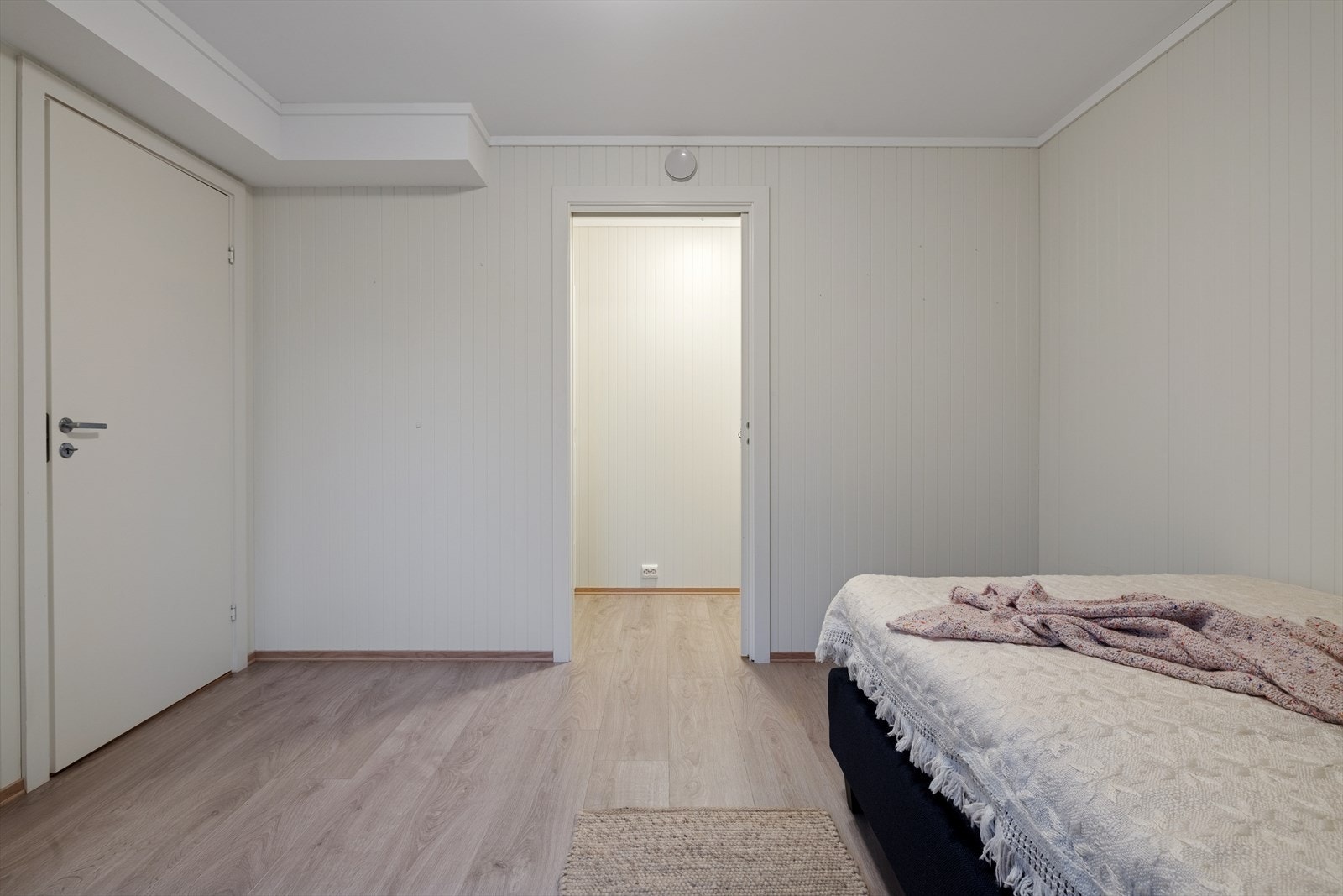 Soverom 1, med egen "walk-in". Galleribilde