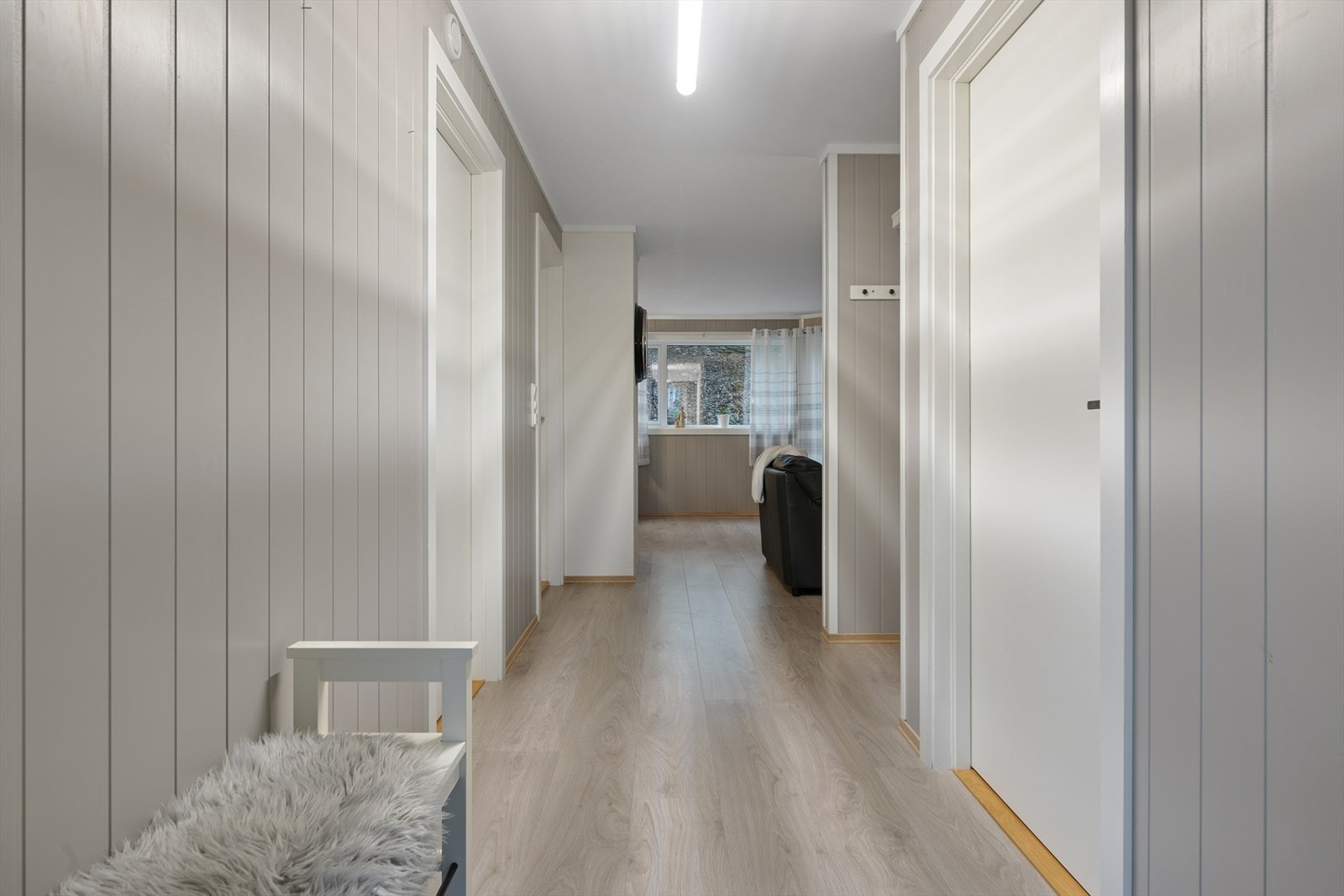 Et soverom på hver side like ved inngangspartiet. Galleribilde