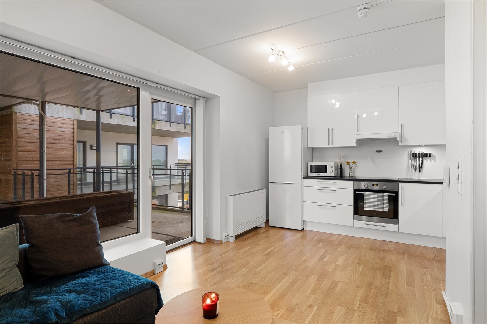 Vannbåren varme i gulv på bad/vaskerom og til viftekonvektor i stue. Galleribilde