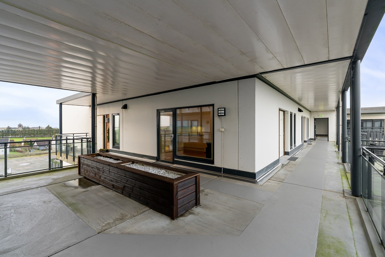 Det er heis fra garasjeanlegget herfra kan du gå tørrskodd til leiligheten. Galleribilde