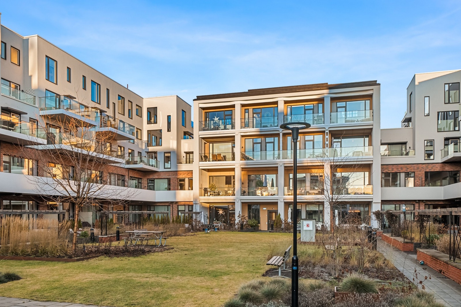 Meget pent opparbeidet atrium/gårdsrom Galleribilde