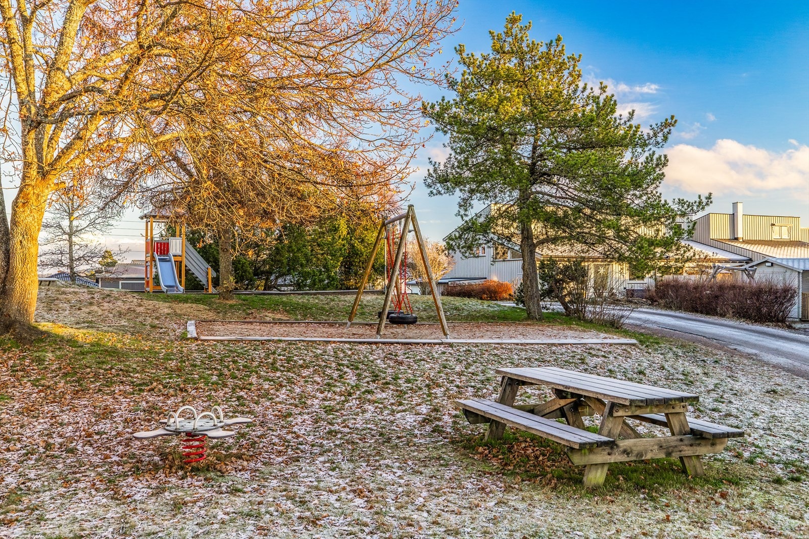 Fin lekeplass rett i nærområdet Galleribilde