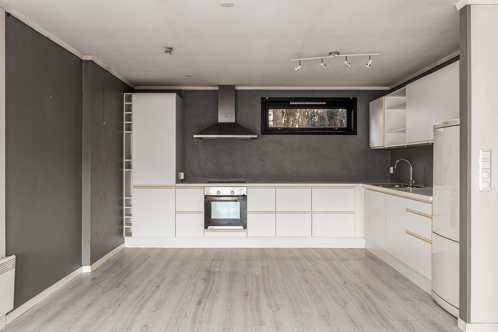 Kjøkkeninnredning fra ca 2013 iflg. tidligere salgsoppgave Galleribilde