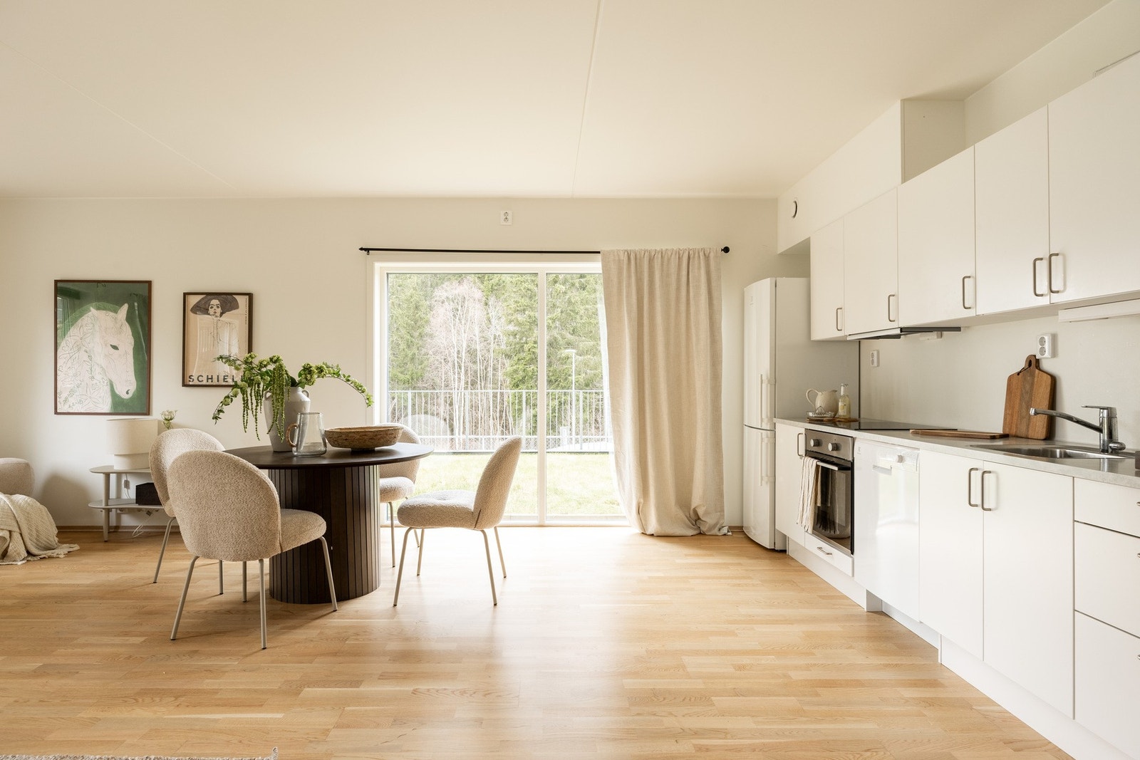 Ende- og hjørneleilighet fra 2022 (selveier) med høy standard og stor terrasse på 15 kvm. Galleribilde