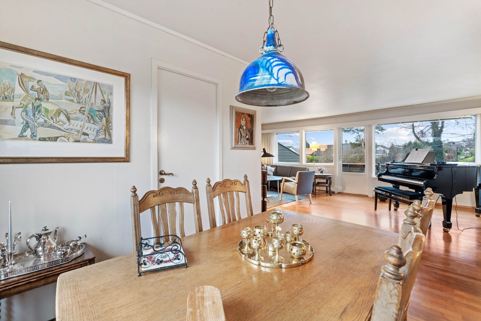 Spiseplass/stue. Galleribilde