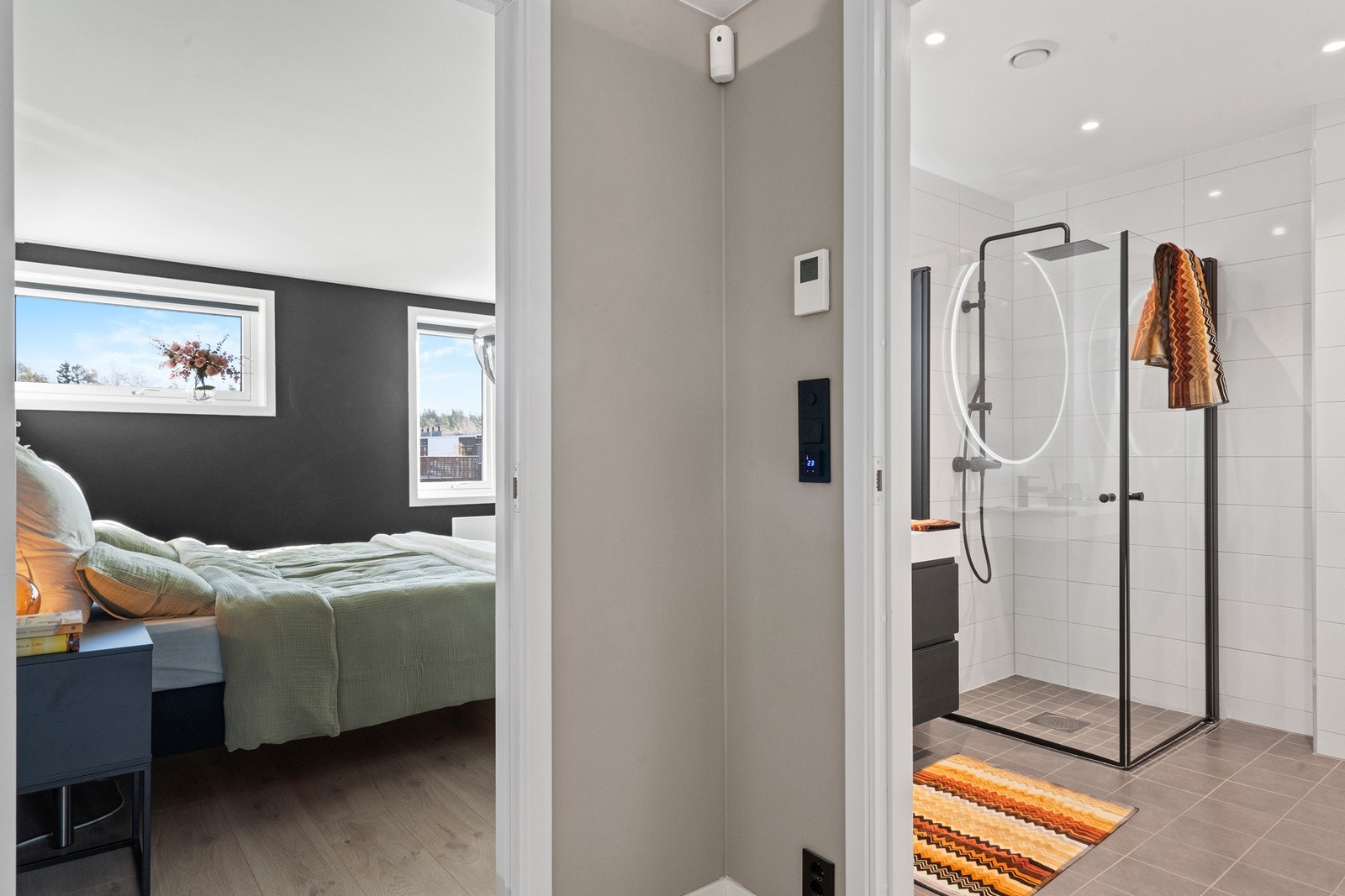 En sentral gang binder sammen soverom, bad og stue på en effektiv måte. Galleribilde