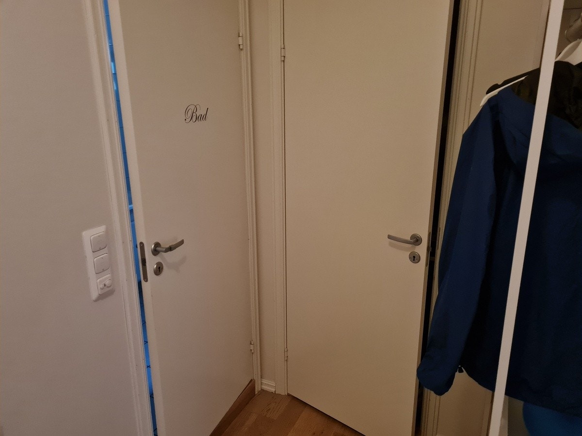 Bod til høyre og bad til venstre Galleribilde