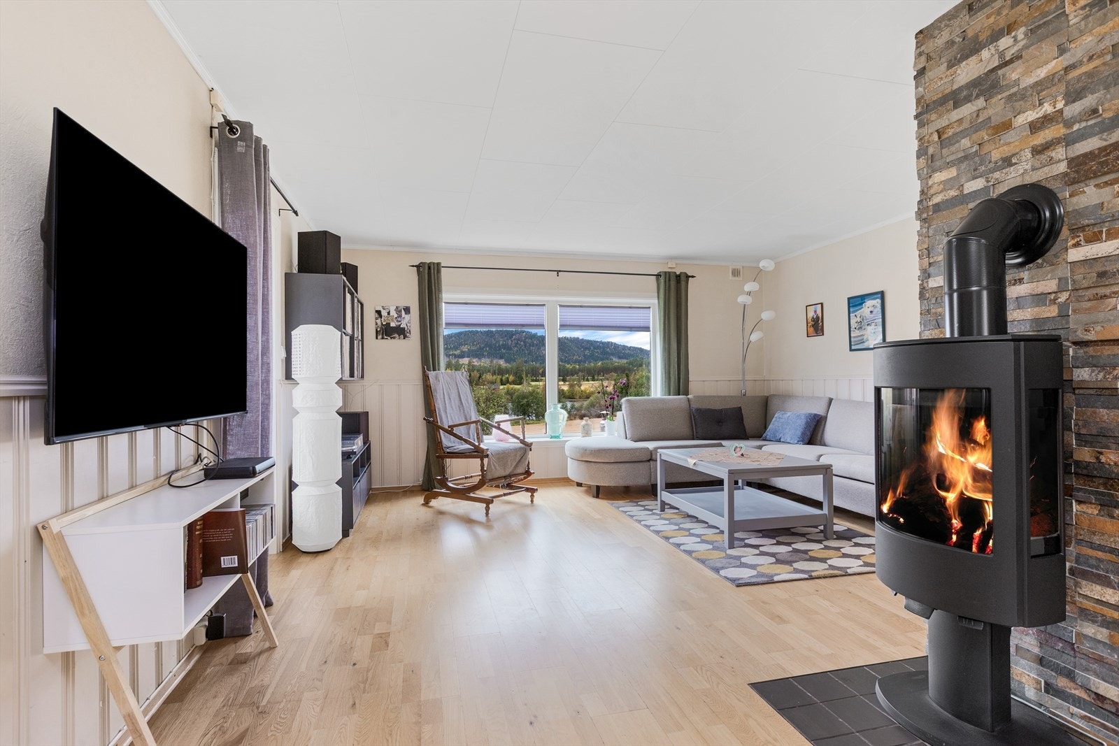 Stuen har gode møbleringsmuligheter. Galleribilde