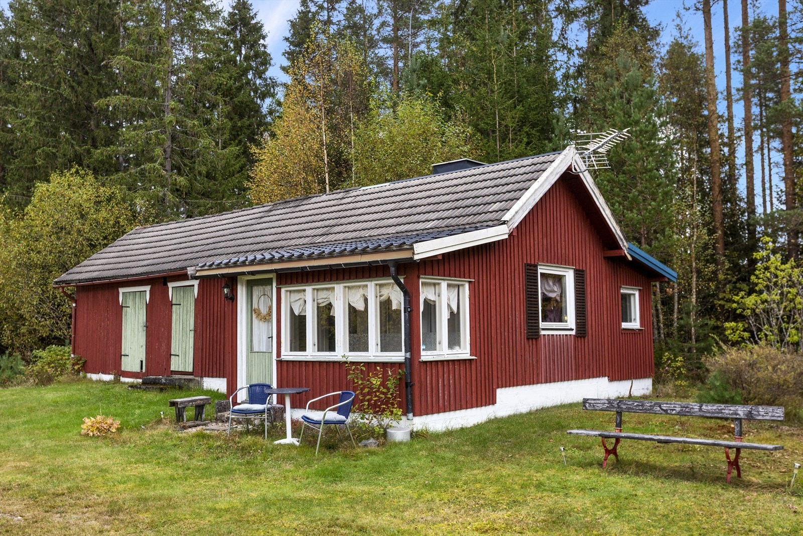 Veslestua har tidligere vært benyttet som bolig, men er i dag kun registrert som uthus i matrikkelen. Galleribilde