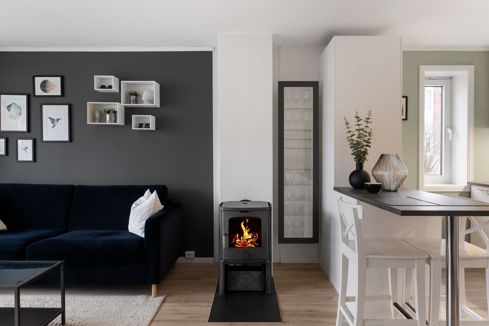 Leiligheten har en attraktiv endebeliggenhet, som gir gode lysforhold og begrenset innsyn. Galleribilde