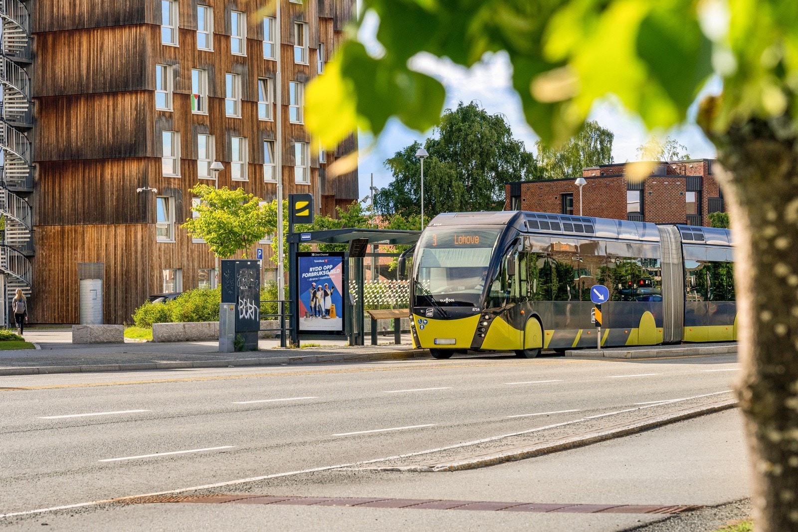 Det er meget gode bussforbindelser til studiestedene og Trondheim sentrum, slik at man enkelt kan la bilen stå. Utover dette passerer både flybuss og metrobusstrasé forbi området. Galleribilde