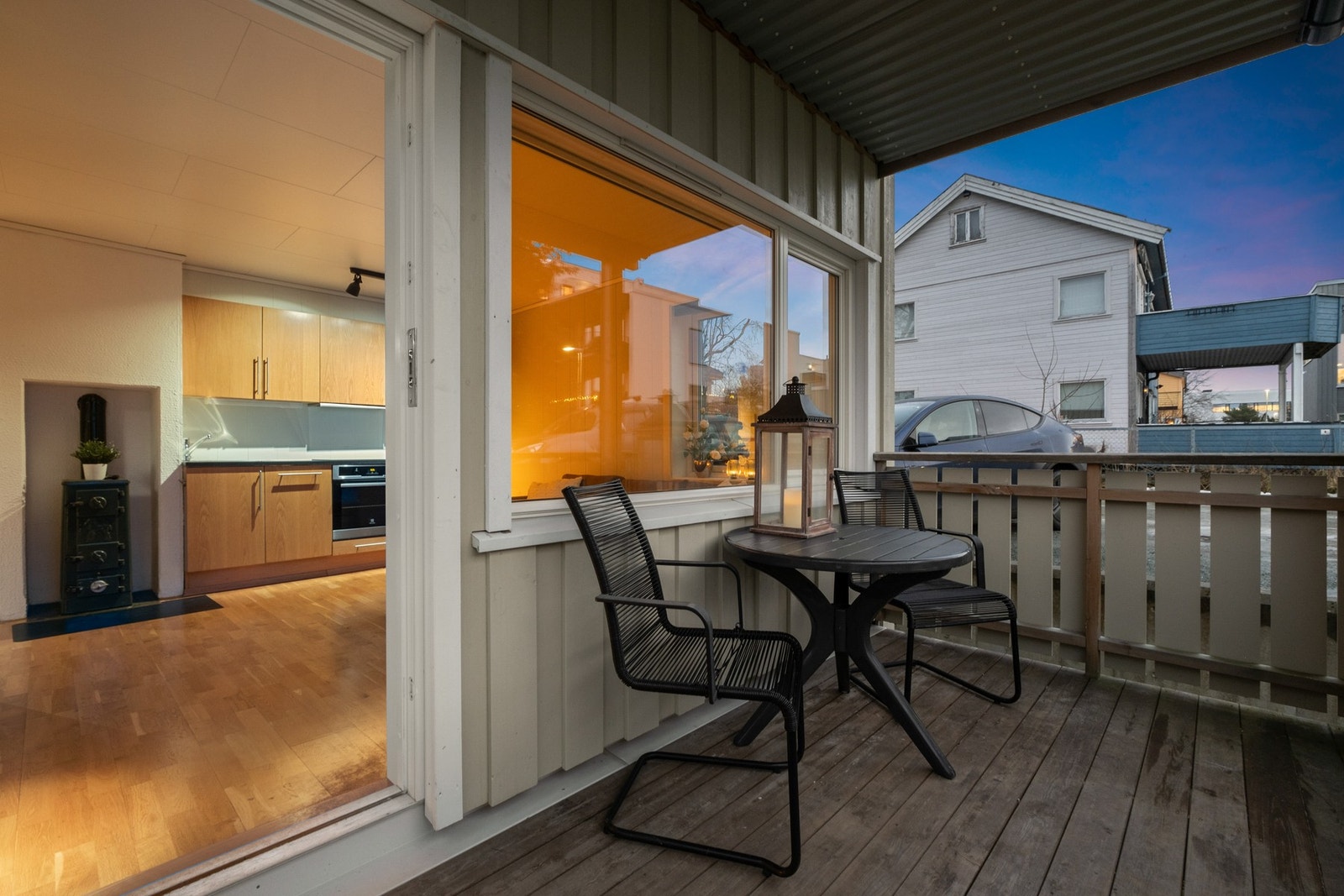 Overbygd balkong med plass til tilhørende møblement Galleribilde