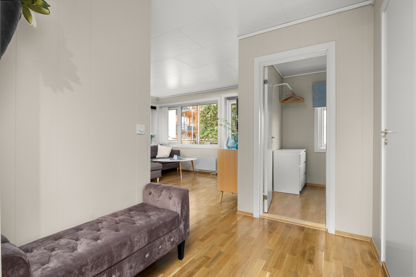 Romslig gang/entrè på hele 8 kvm Galleribilde