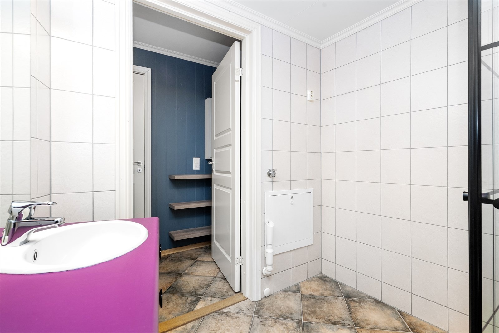 Badet har også toalett samt opplegg for og plass til vaskemaskin. Galleribilde