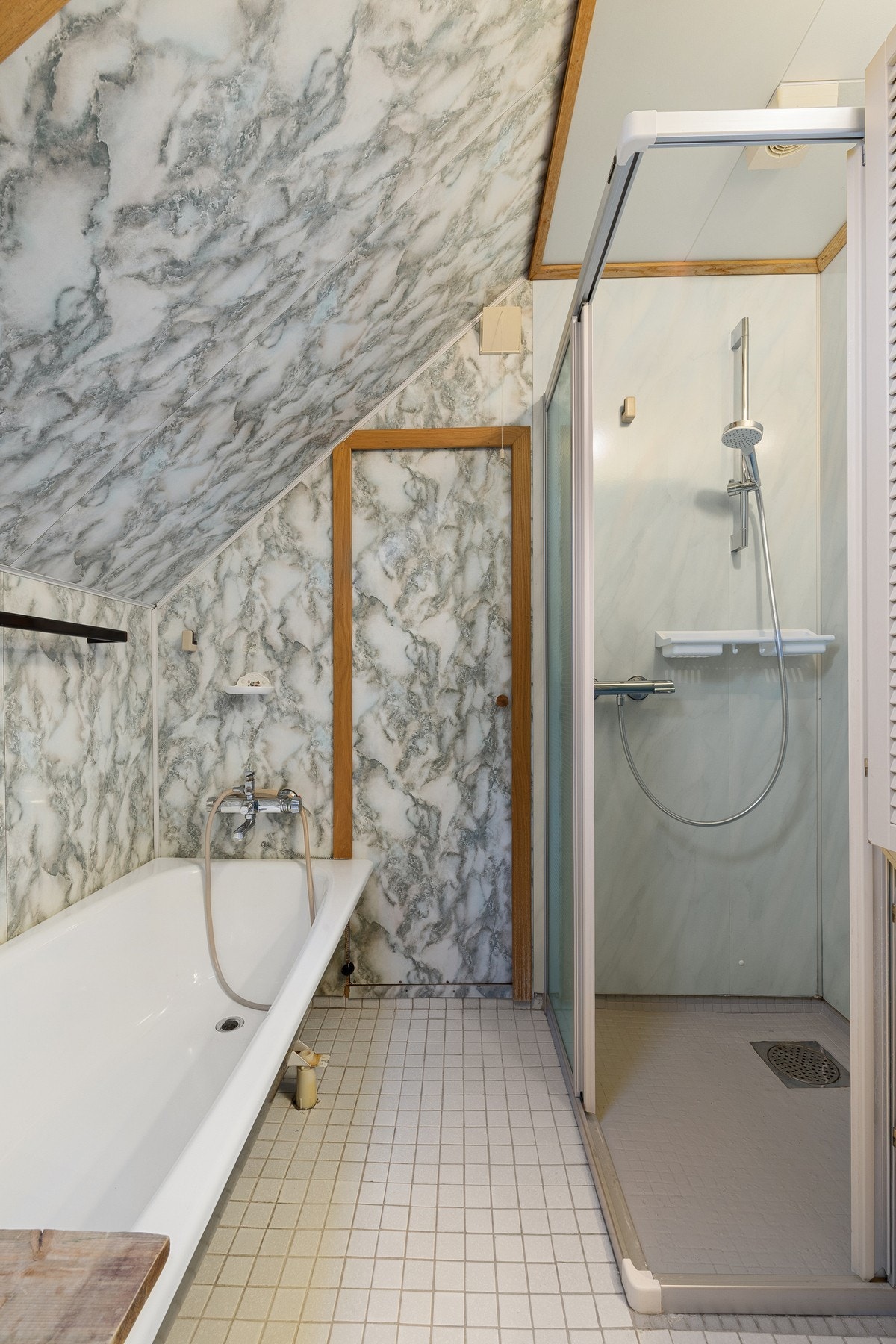 Boligen har både bad og toalettrom. Galleribilde