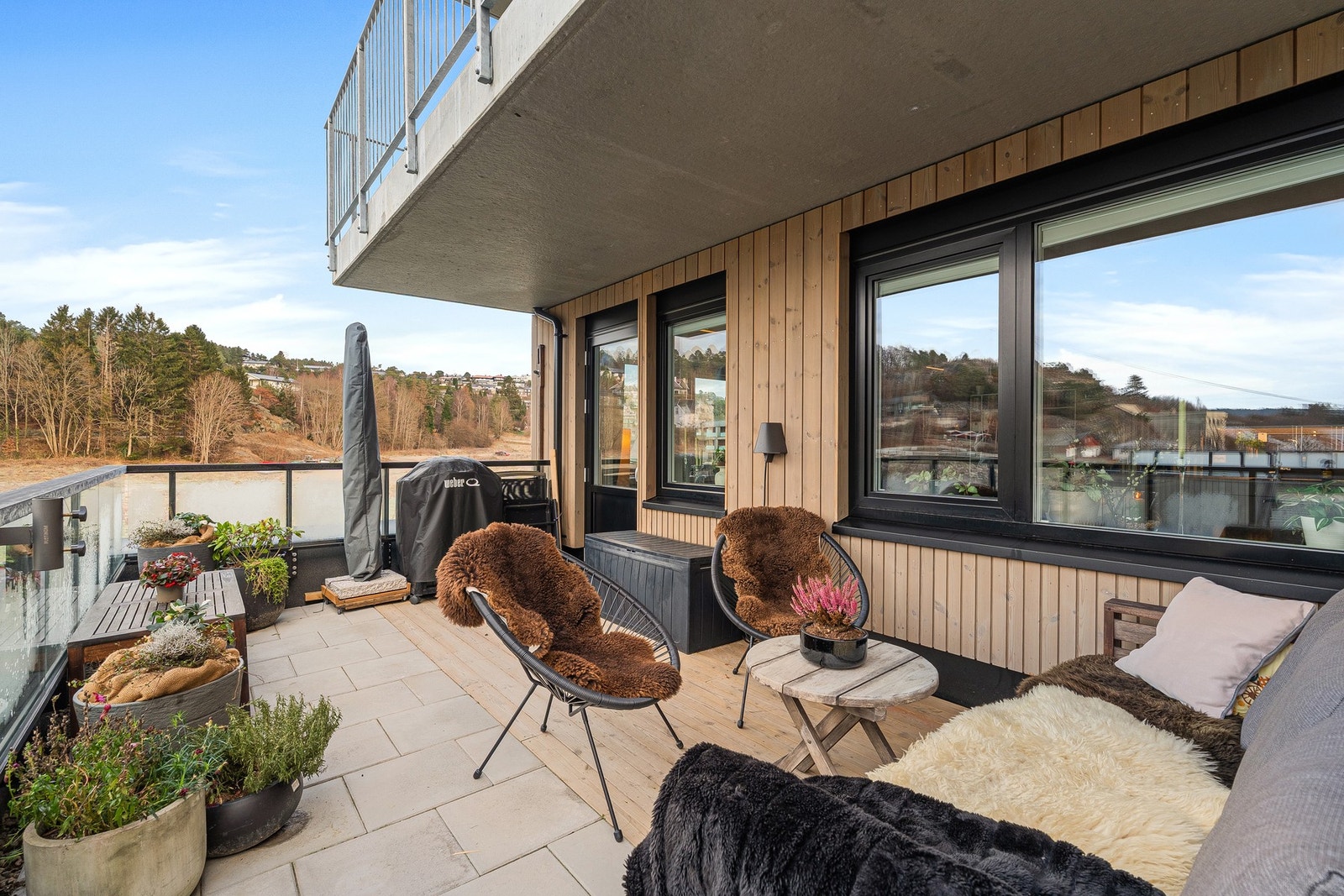 Vestvendt terrasse Galleribilde