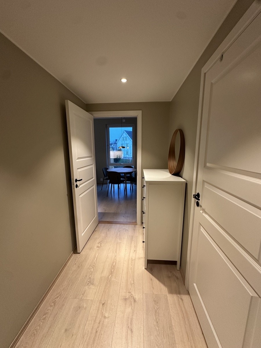 Gang og inngangsparti Galleribilde