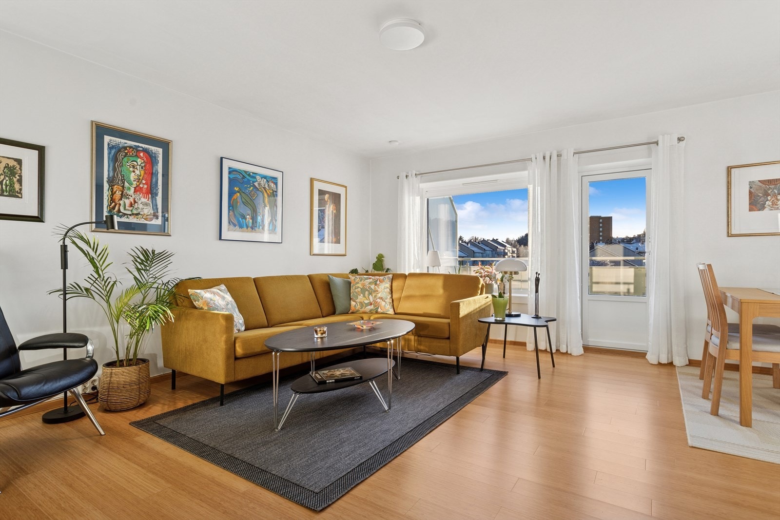 DNB Eiendom ønsker deg velkommen til Trygve Thesens Vei 6! - En pen 3-roms toppleilighet med gjennomgående god standard. Sør/vestvendt balkong. Galleribilde