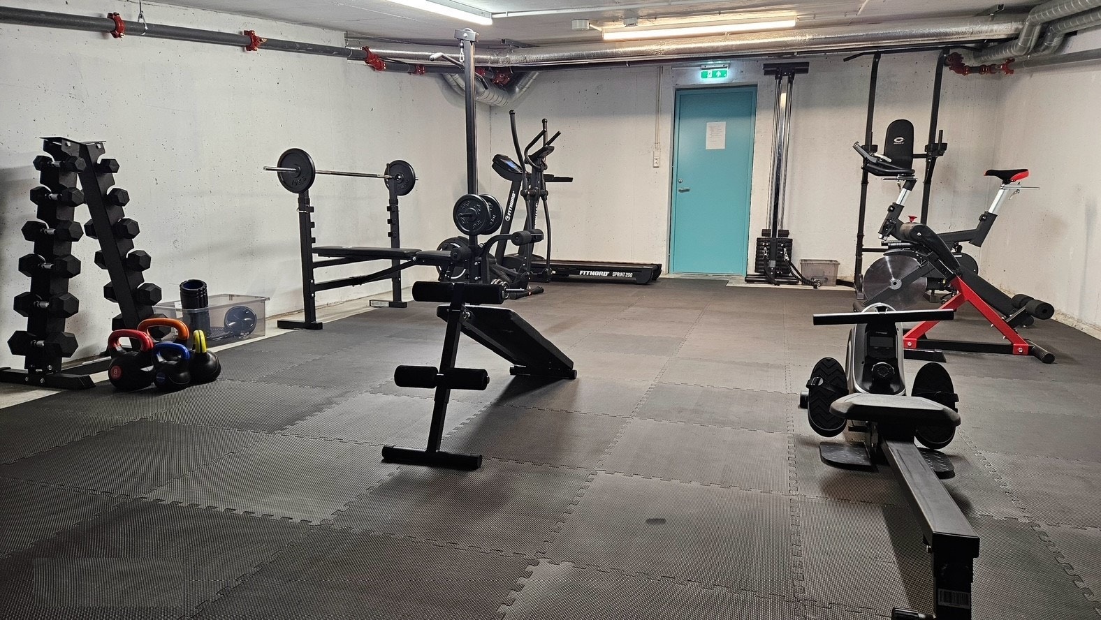 I sameiet har du gratis tilgang til treningsrommet, hvor det er flere treningsapparater. Galleribilde