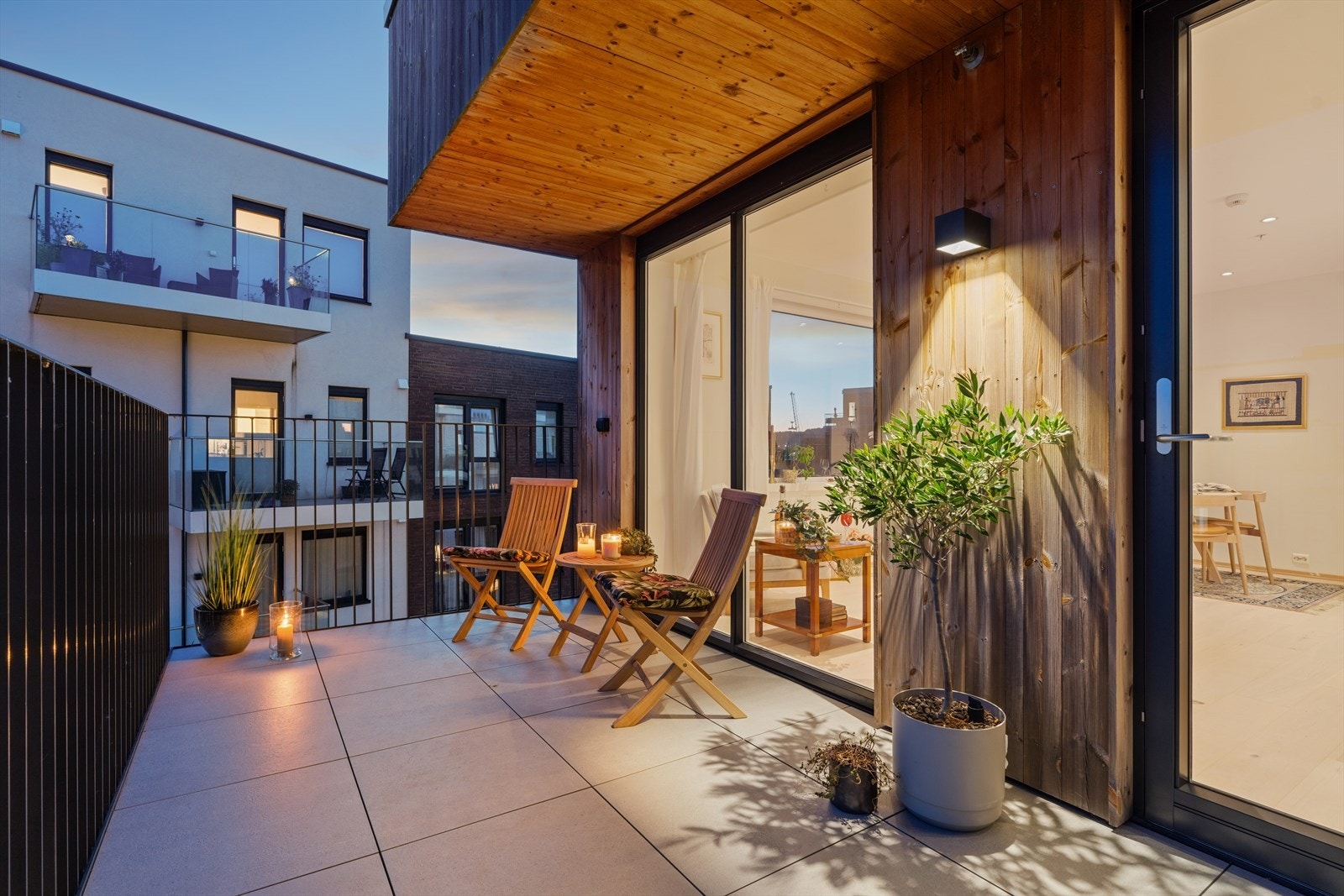 På balkongen er det utebelysning, samt utvendig stikkontakt. Galleribilde