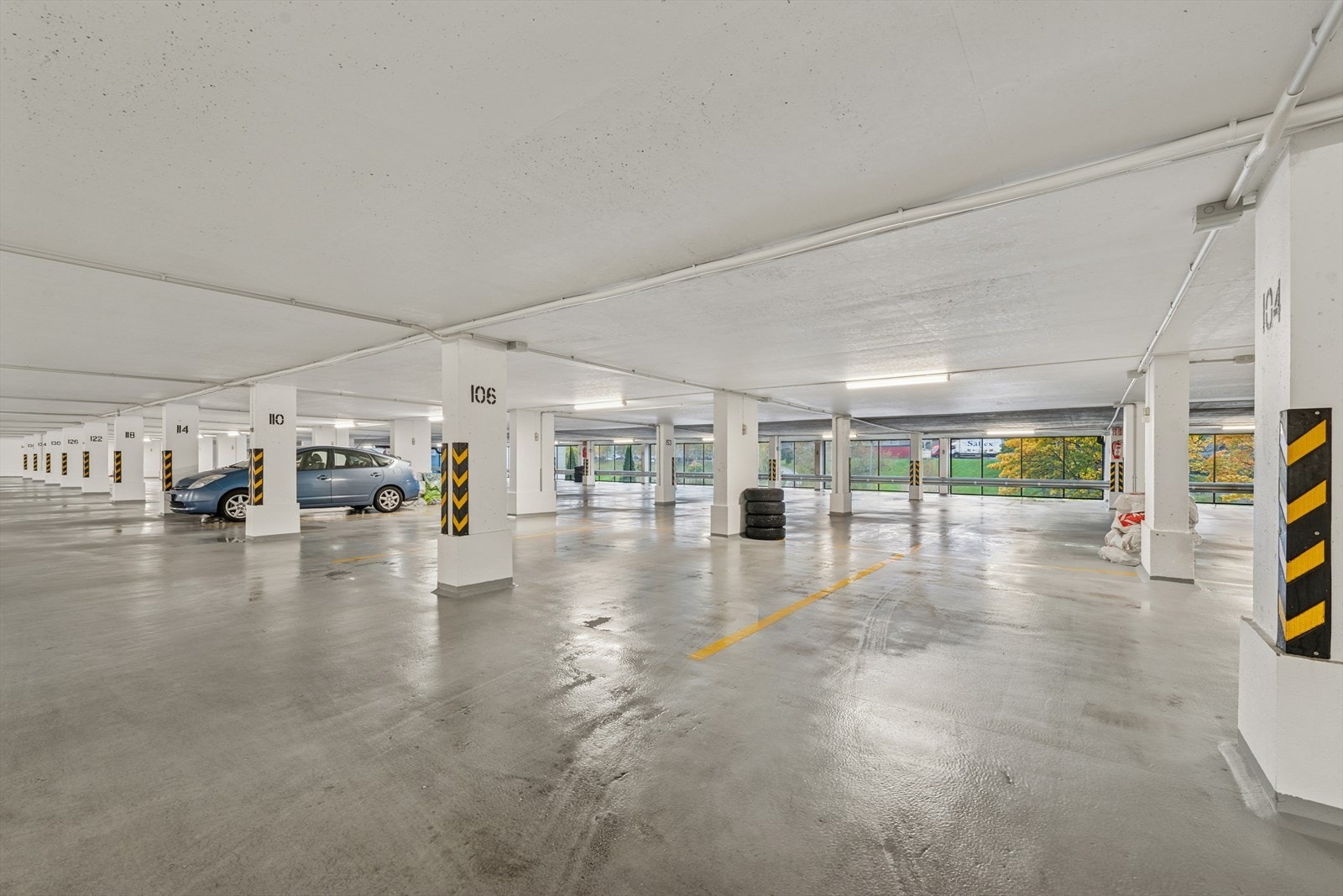 Det medfølger parkeringsplass i garasjeanlegg Galleribilde