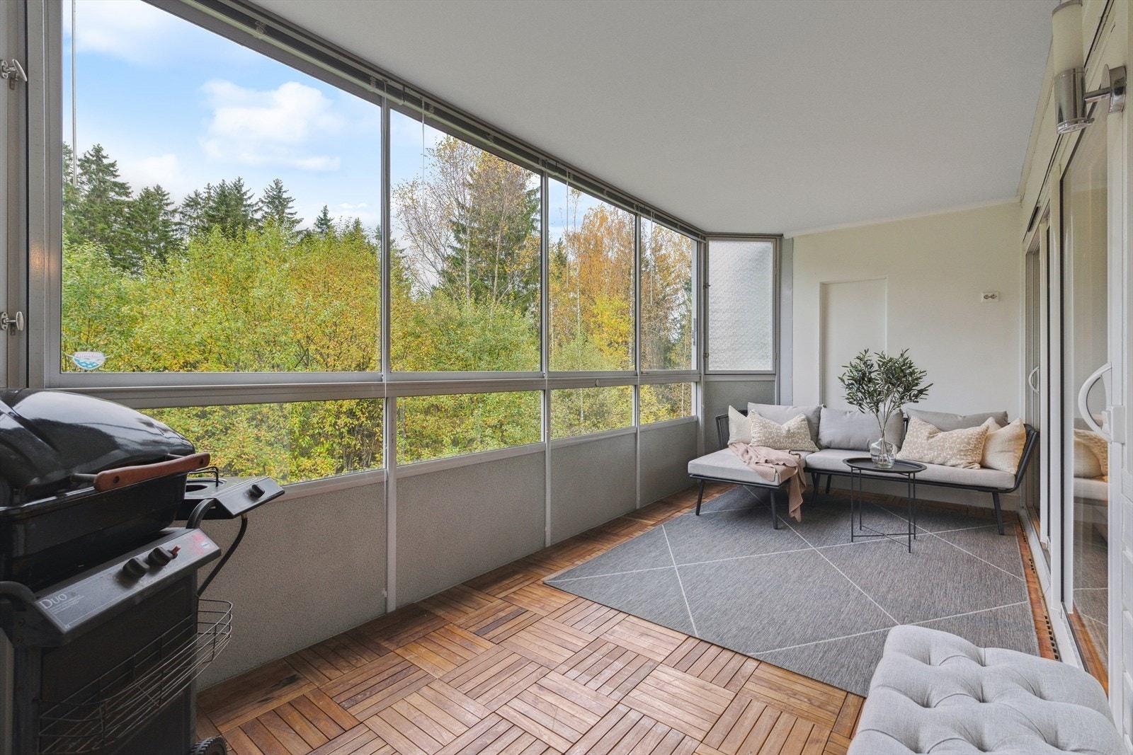 Leiligheten har en flott innglasset balkong med gulvareal på ca. 14 kvm. Galleribilde