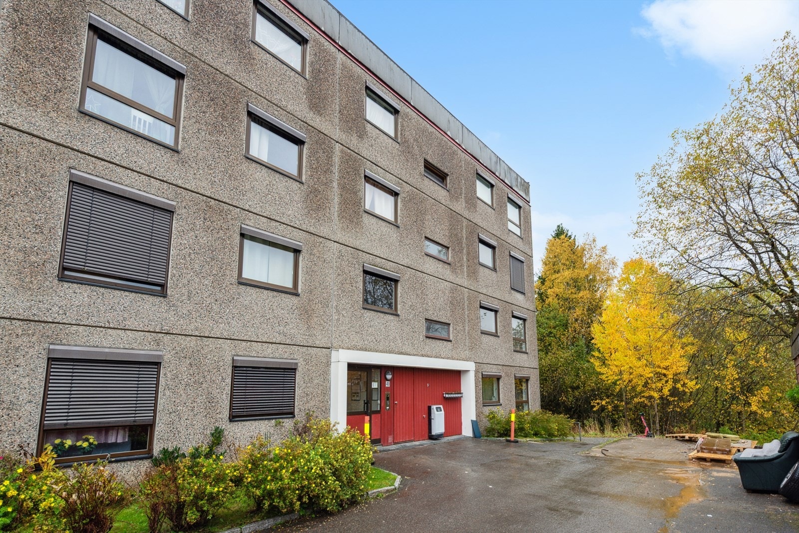 Det er et eget friareal for lek og andre fritidsaktiviteter, som ligger sentralt i borettslaget. Galleribilde