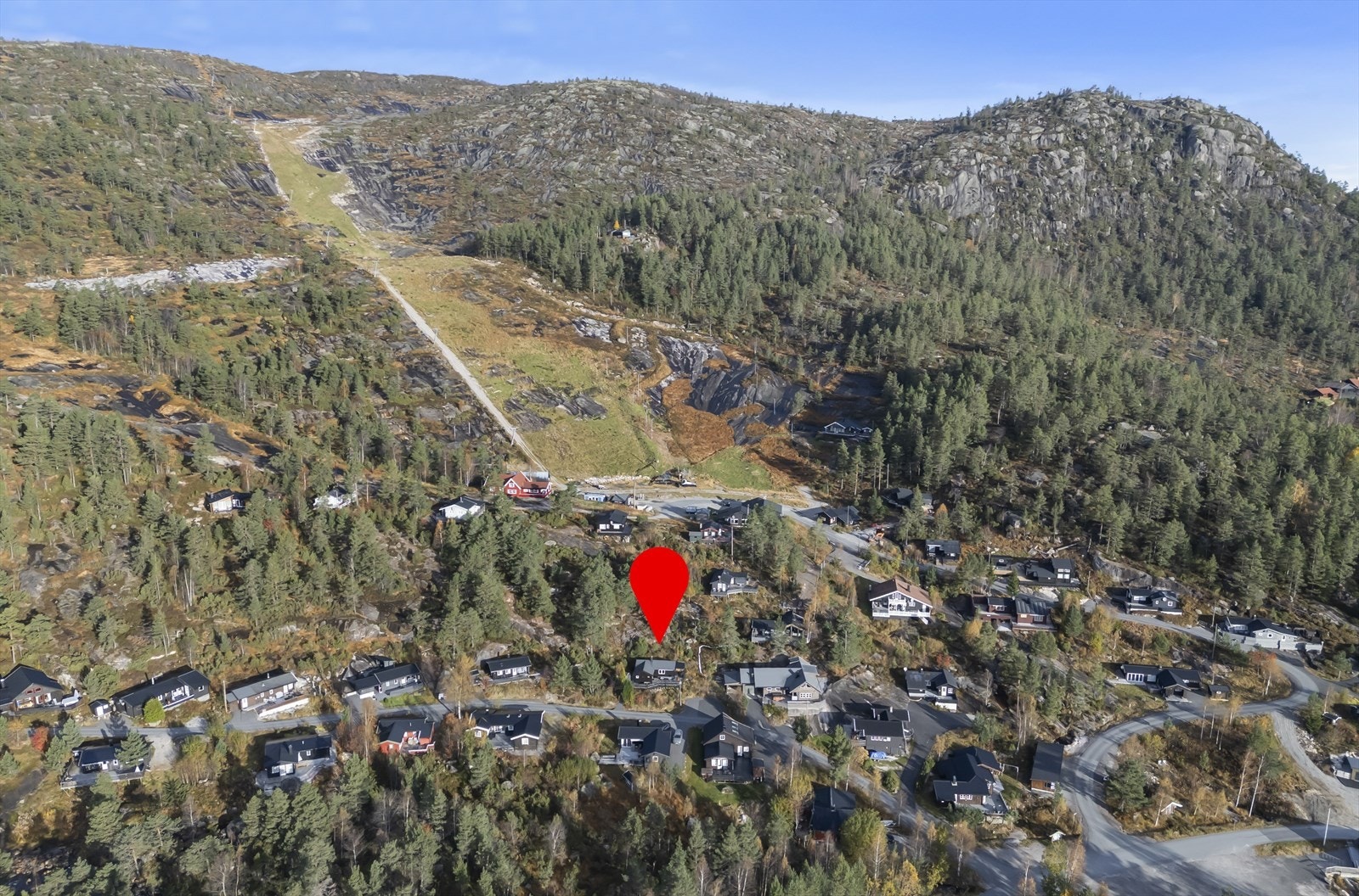 Hytten har en sentral beliggenhet til skianlegget. Galleribilde