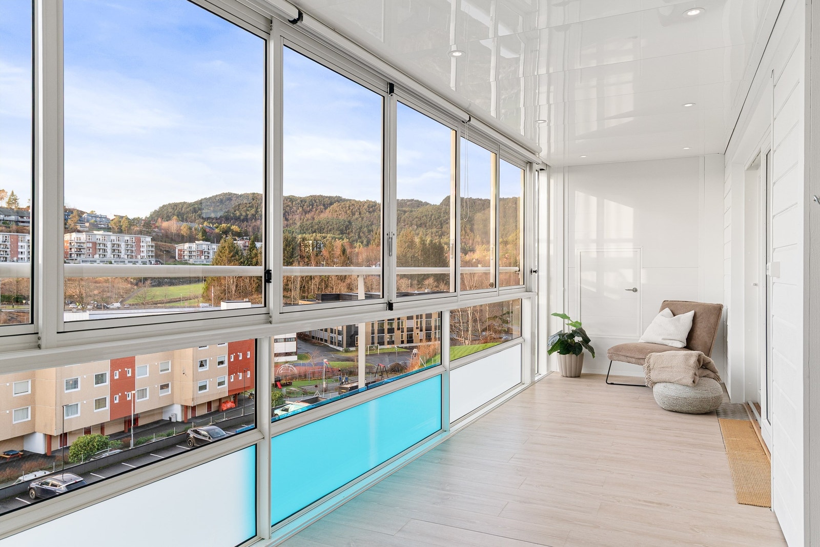 - Vestvendt beliggenhet med sol til langt på kveld - Galleribilde