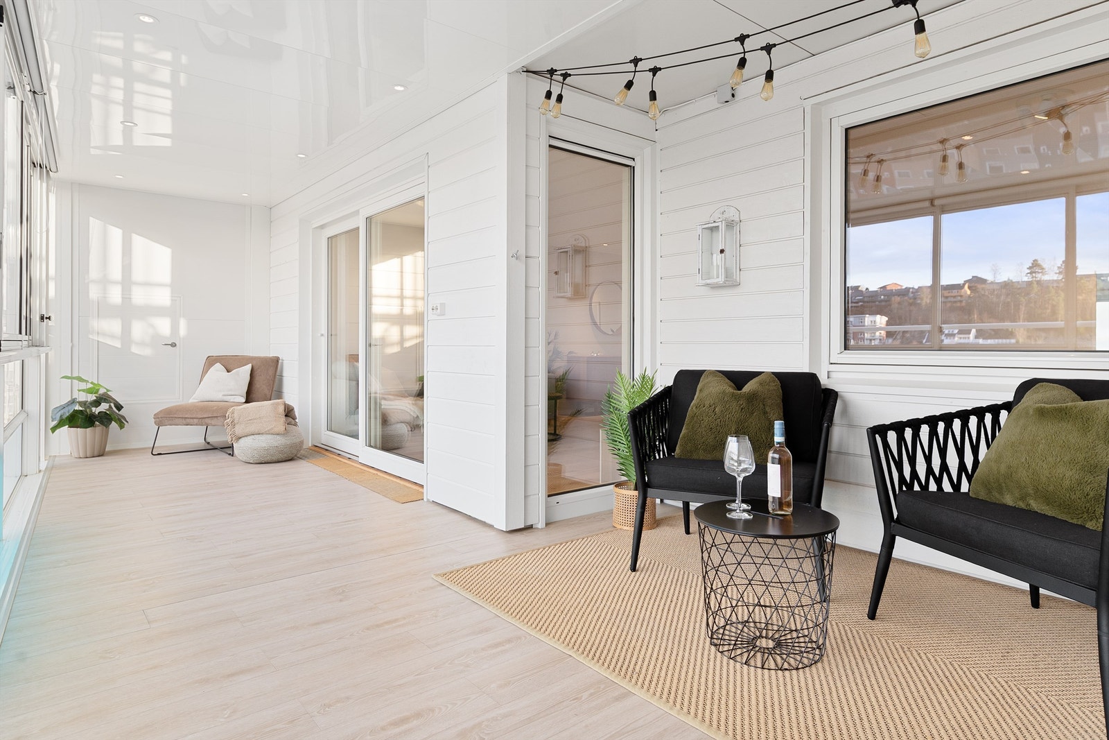 - Her kan sol og utsikt nytes - Galleribilde