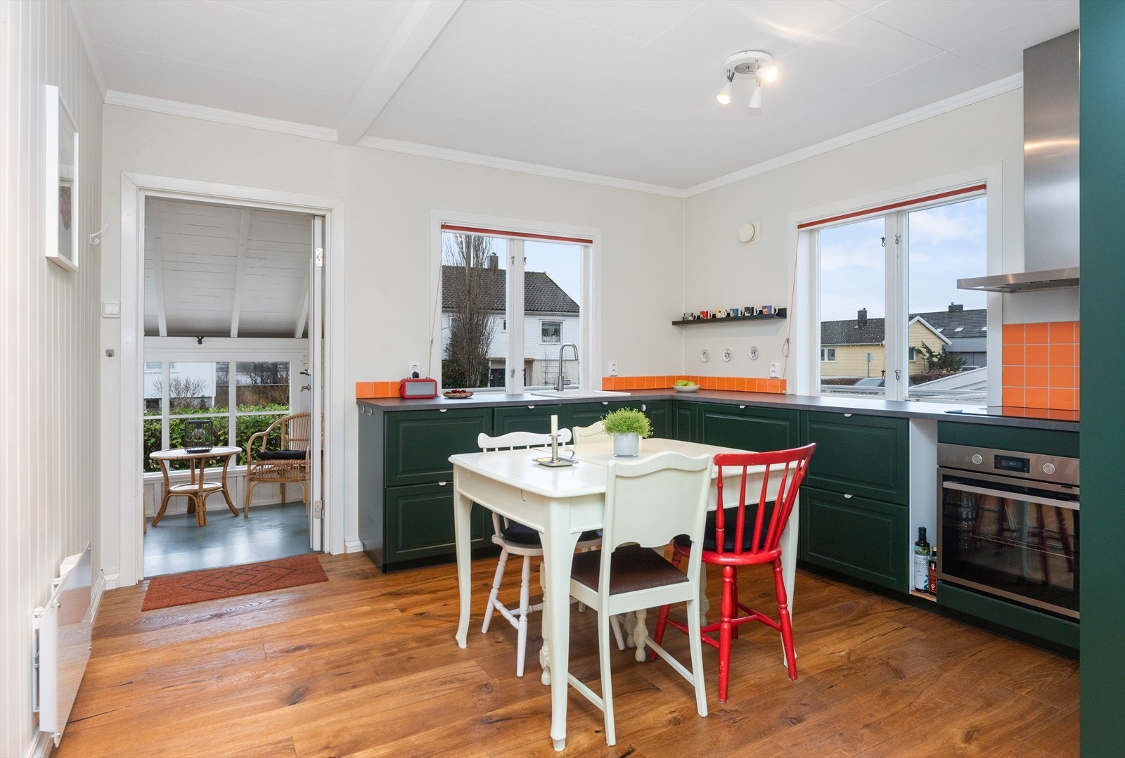 Hyggelig kjøkken oppgradert i 2023. Galleribilde