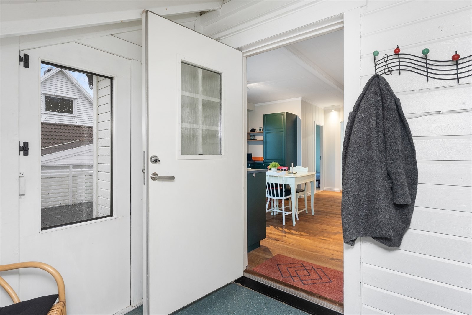 Inngang fra hagesiden til det nåværende eier bruker som hoveddel. Galleribilde