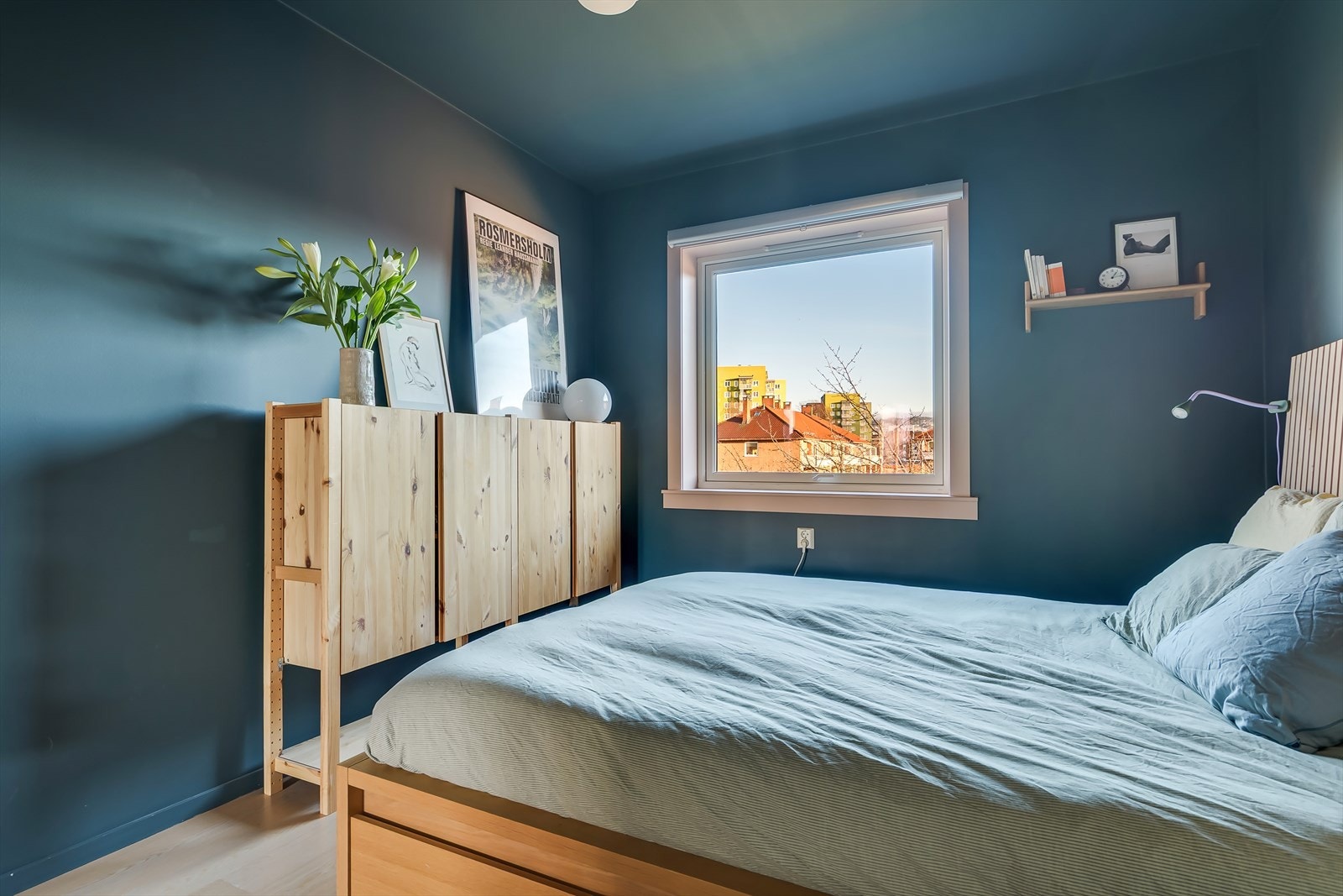 Rommet vender ut mot rolige omgivelser. Galleribilde