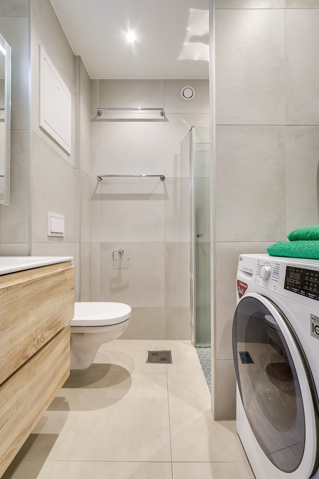 Lekkert og moderne bad fra 2019. Galleribilde