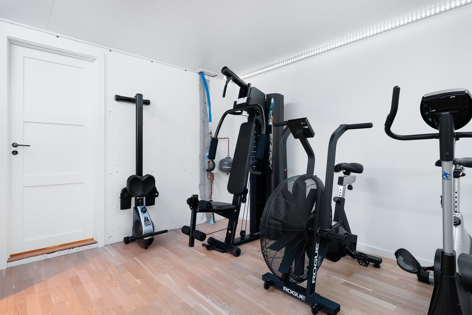 Et praktisk sportsrom gjør treningen enklere i en travel hverdag. Galleribilde