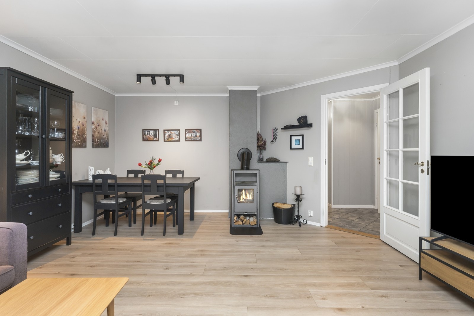 Vedovn og elektrisk oppvarming. Galleribilde