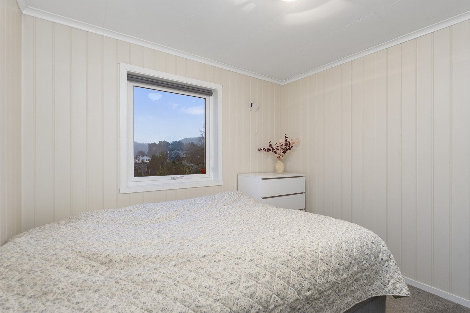 Nye tepper på soverommene ble lagt ca. 2023. Galleribilde