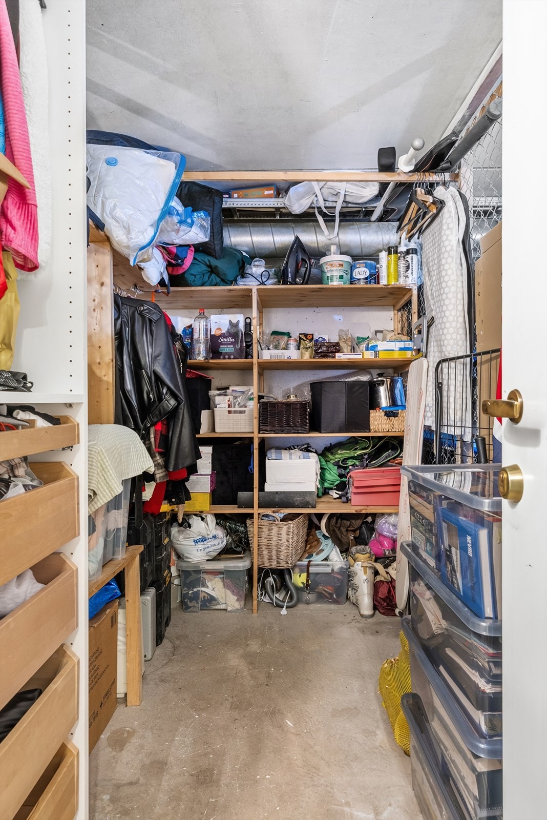 Boden tilhørende leiligheten har gode oppbevaringsmuligheter og er på ca. 5,5 kvm. Galleribilde