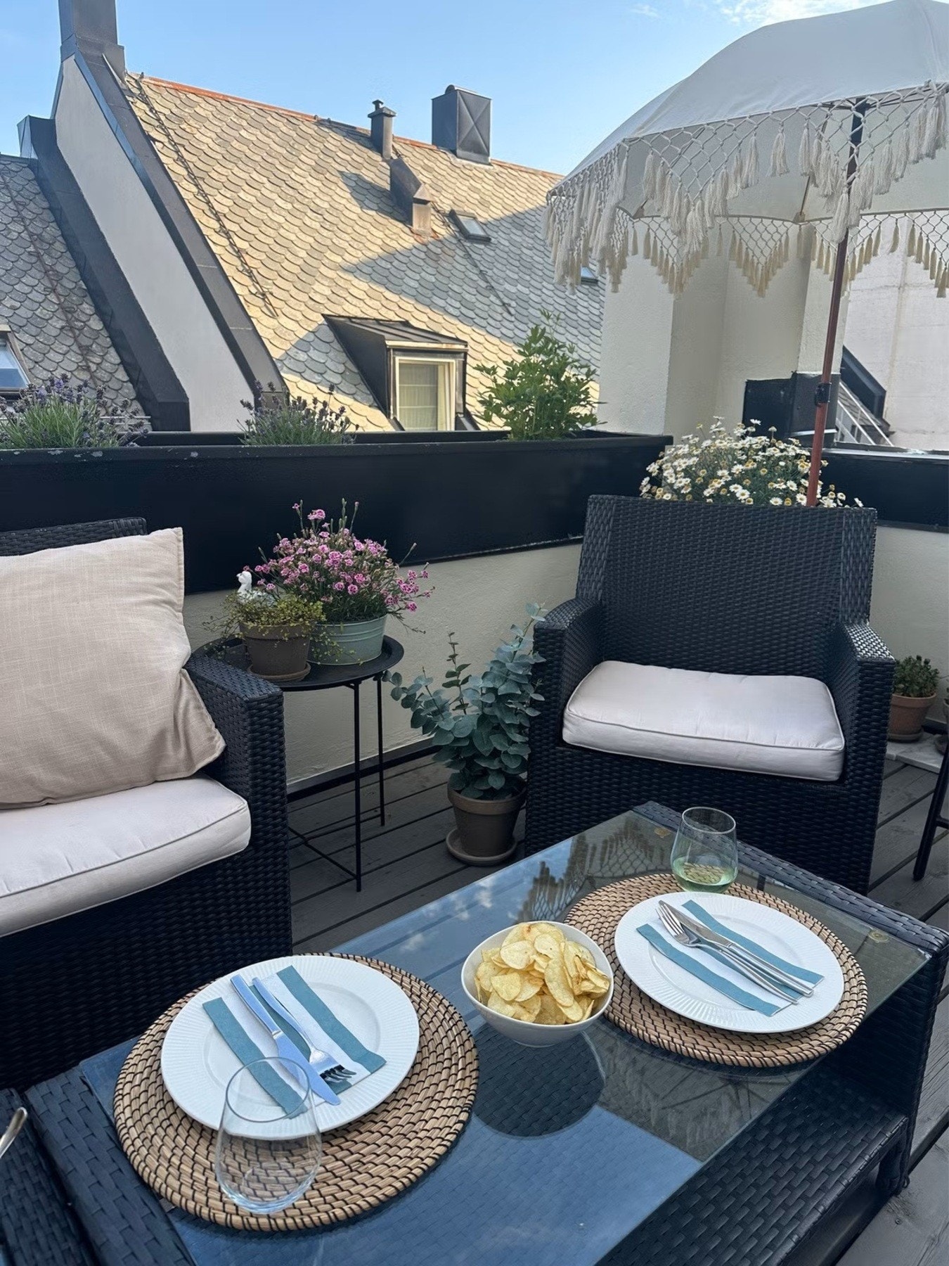 Nyt nydelige sommerdager på din helt egne veranda! (Selgers bilde). Galleribilde