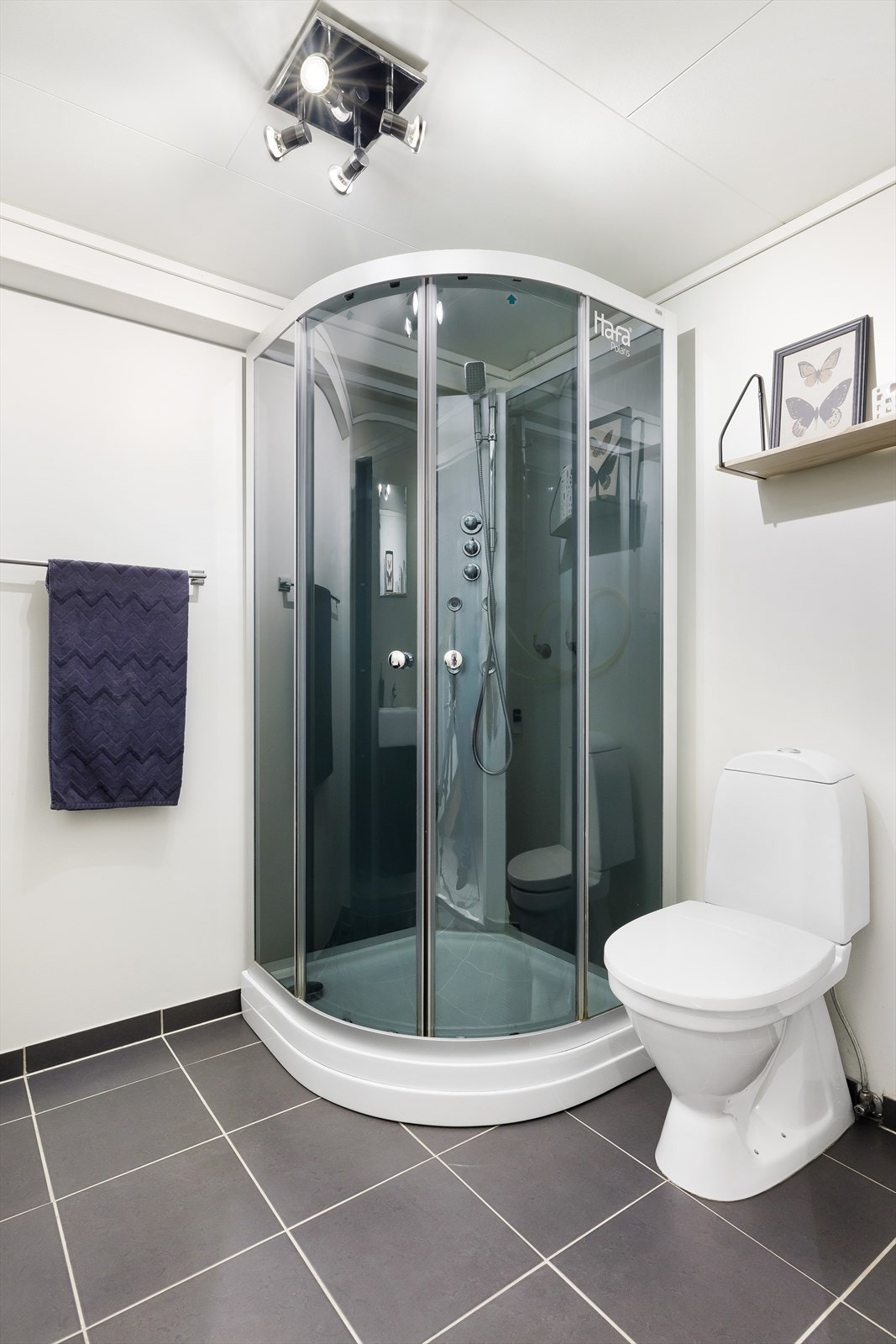 Bad i første etasje Galleribilde