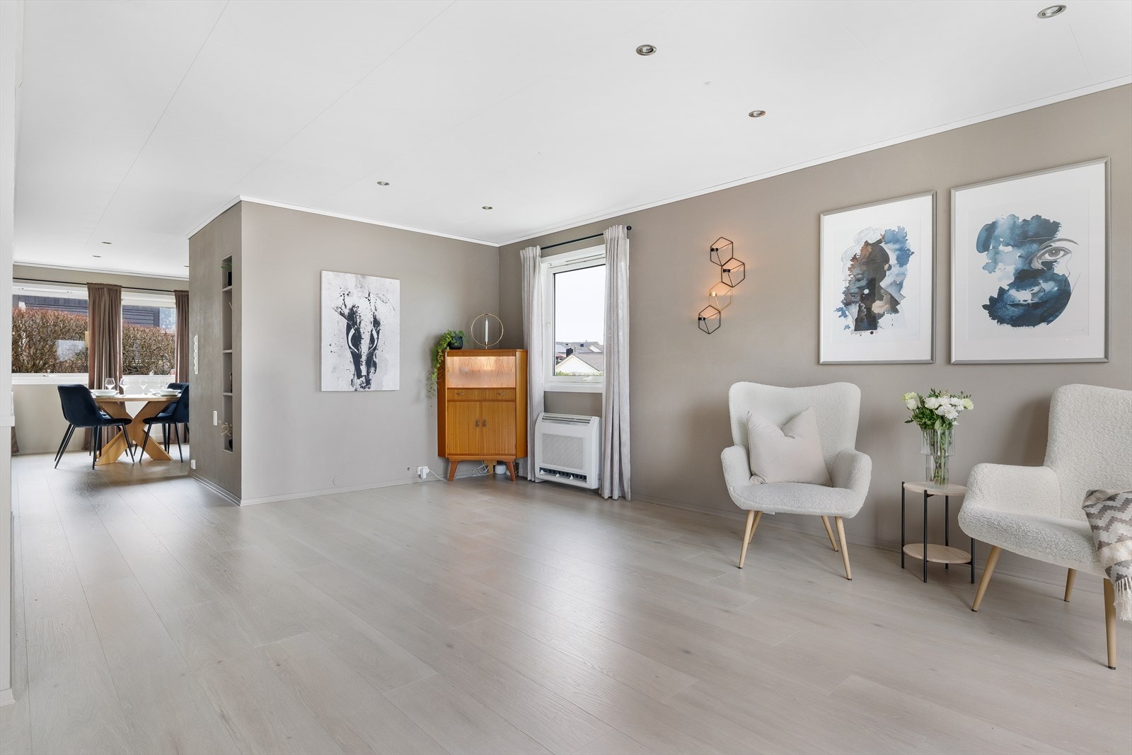 I stuen er det installert varmepumpe Galleribilde