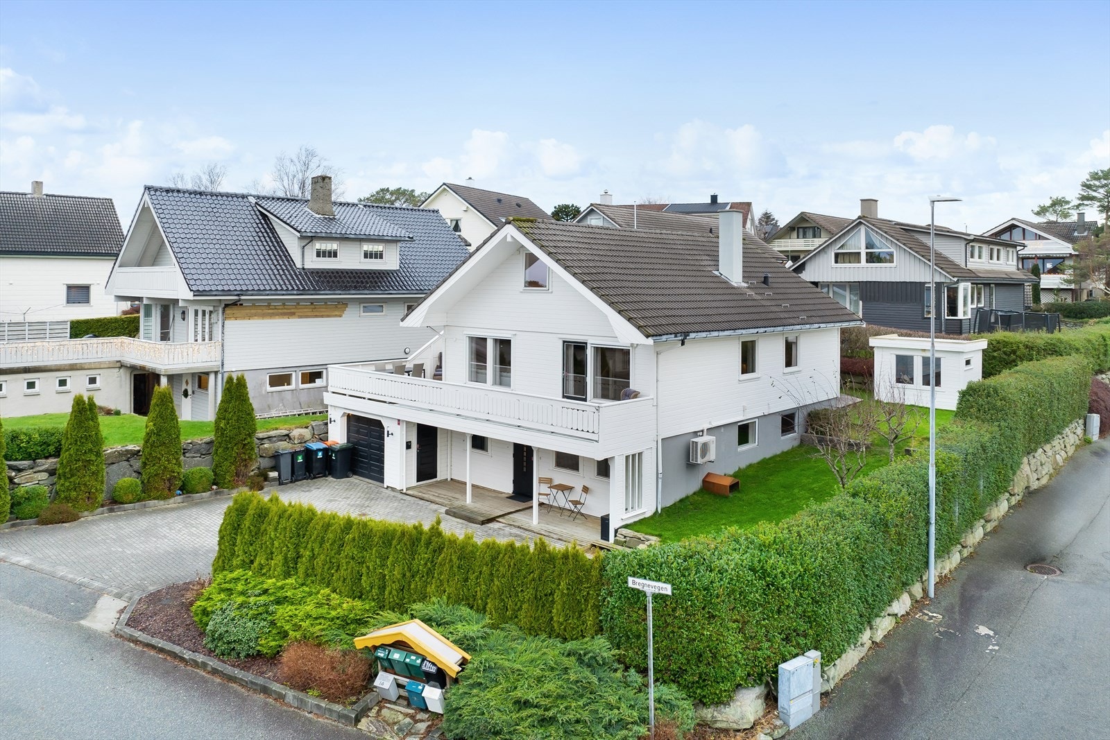 Velkommen til Bregnevegen 1A! Presentert av Britt Fagerland, Eiendomsmegler 1 Jærmegleren. Foto: Robin Malm Galleribilde
