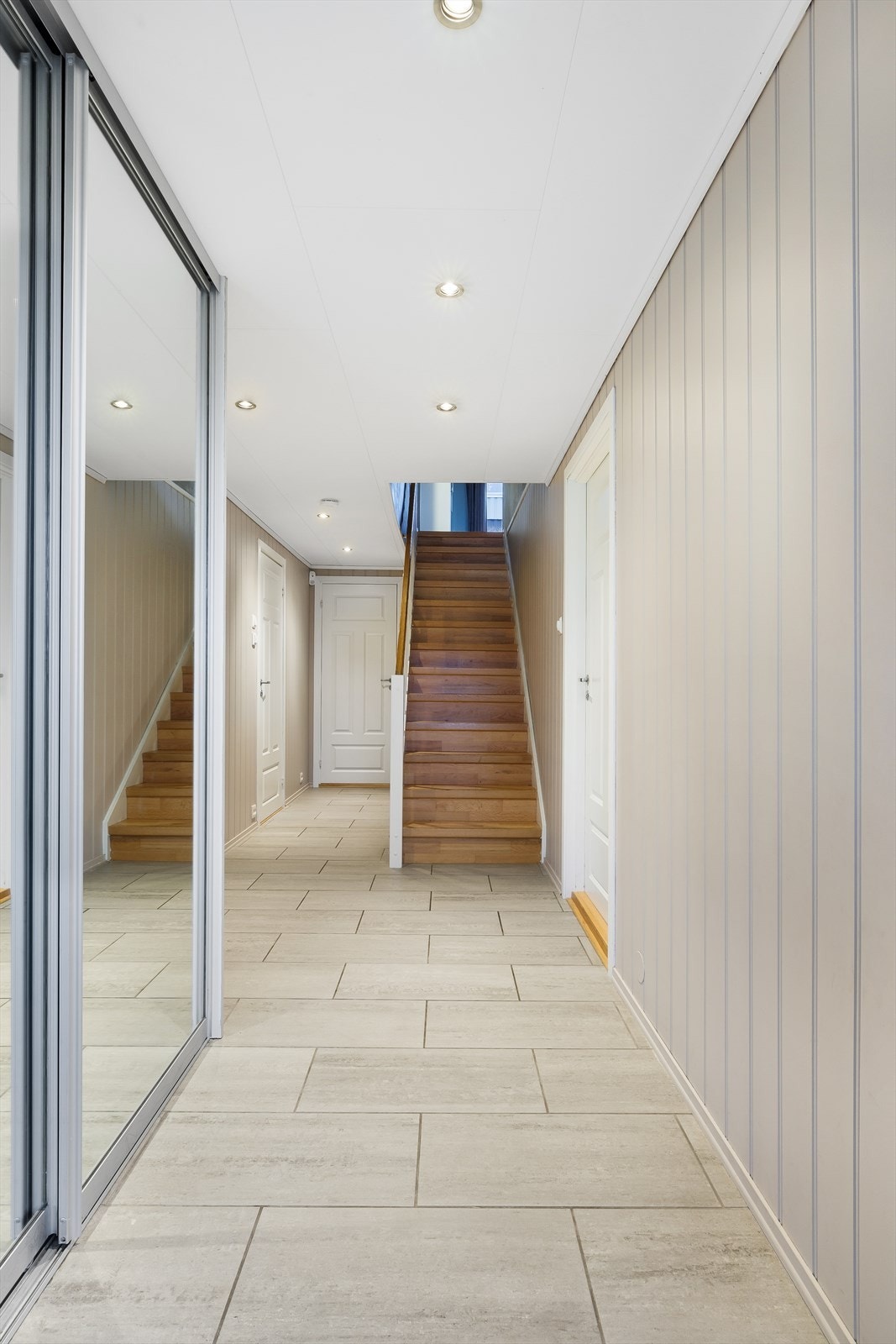 Gang med varmekabler i gulv Galleribilde