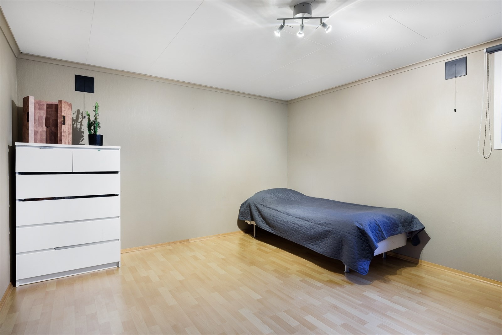 Stort soverom i 1. etasje Galleribilde