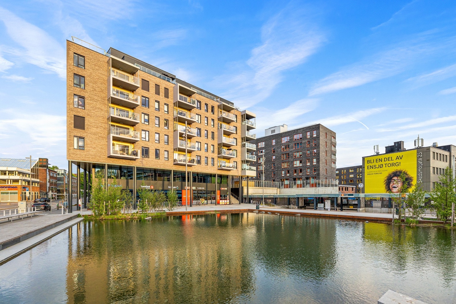 Gangavstand til Ensjø-Torg med tilgang til flere fasiliteter. Galleribilde