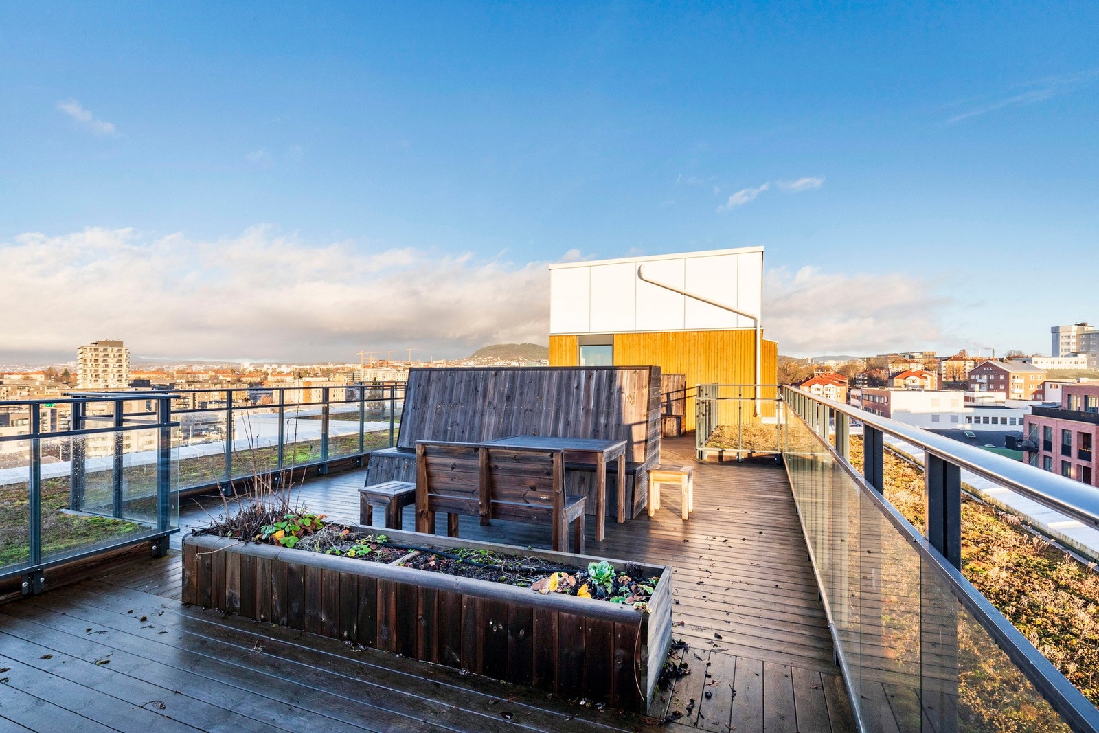 Felles takterrasse med fantastisk utsikt over Oslo, Oslofjorden, samt sol hele dagen Galleribilde