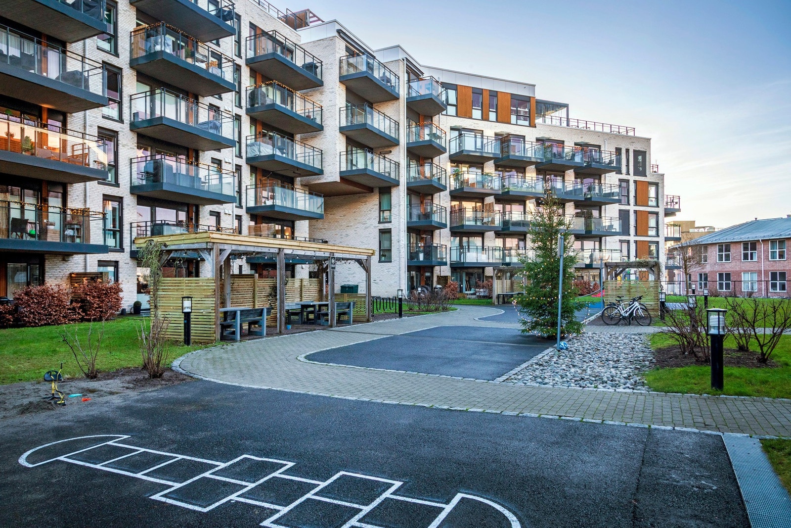 Ensjøhøyden Borettslag består av 133 boliger og er et godt drevet borettslag Galleribilde