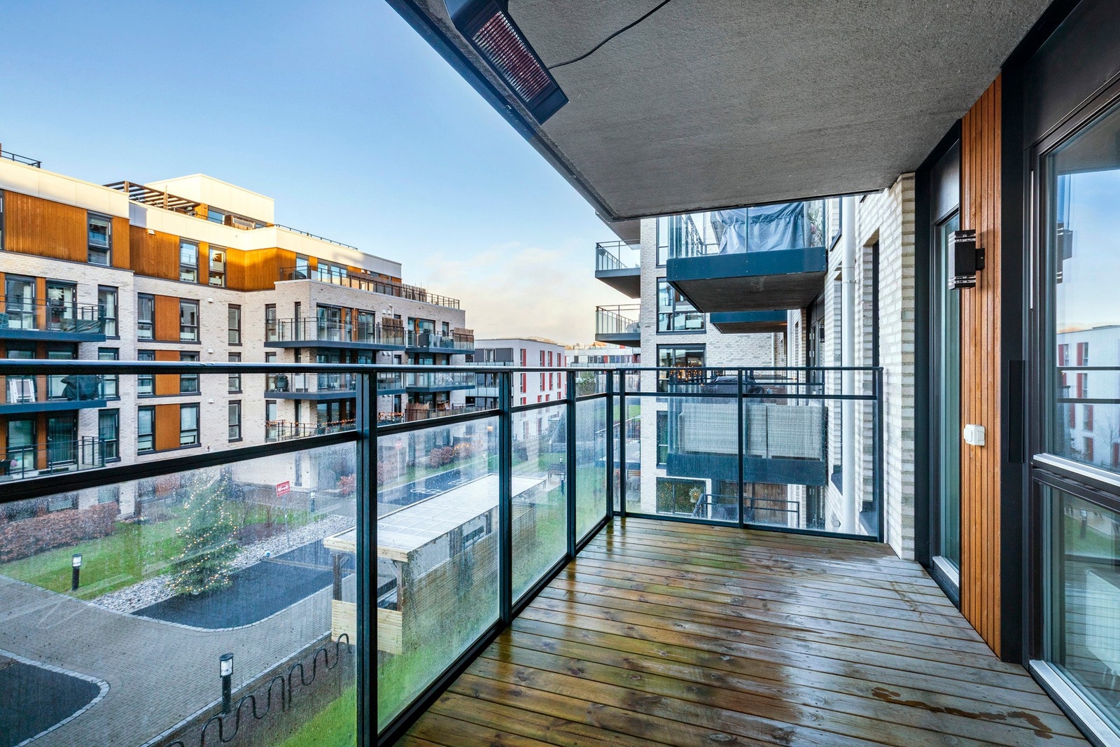 Her ligger alt til rette for at de varme dagene kan nytes med familie og gode venner! Galleribilde