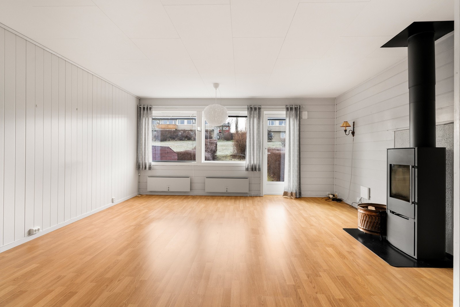 Det ble montert nytt pipeløp i 2022 i regi av borettslaget, og samtidig satt inn ny ovn. Galleribilde